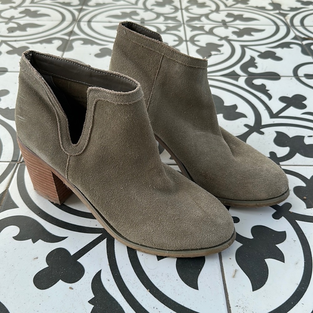 Urban Outfitters grey suede booties